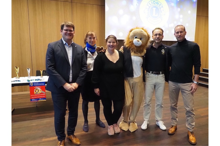Übergabe der Spende der Sparda-Bank Hessen an den Lions Club Bad Vilbel Wasserburg