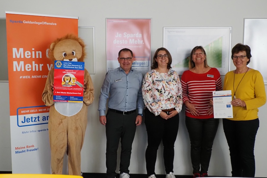 Übergabe der Spende der Sparda-Bank Hessen an den Lions Club Bad Vilbel Wasserburg